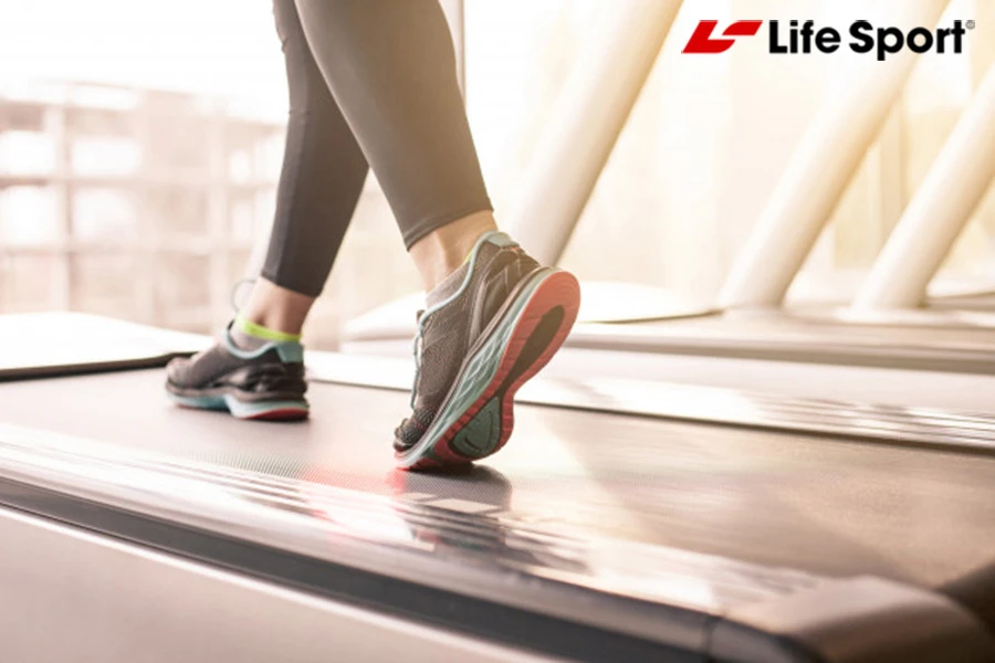 Máy chạy bộ tại nhà giúp luyện tập dễ dàng hơn