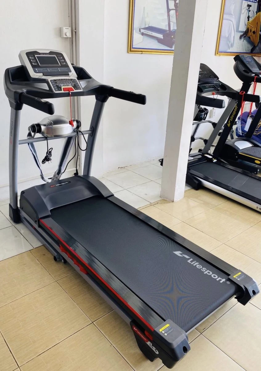 Máy chạy bộ giá rẻ và cao cấp có gì khác nhau?