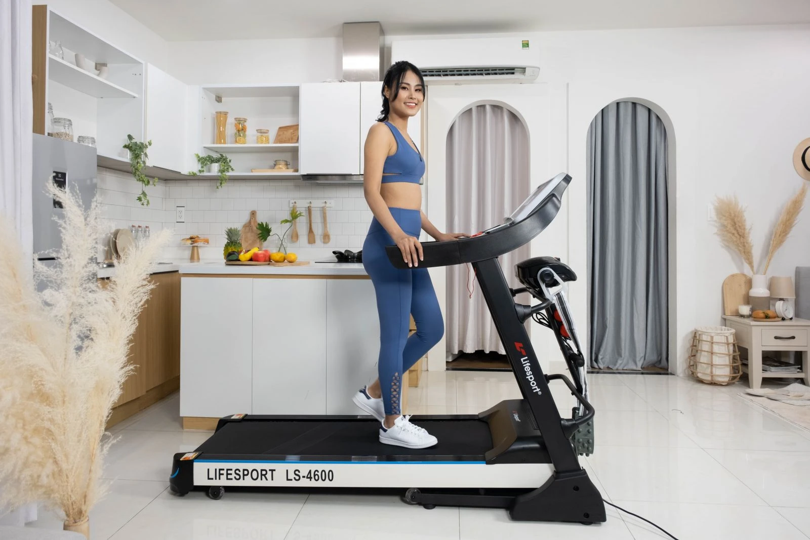 Máy chạy bộ điện Đắk Mil