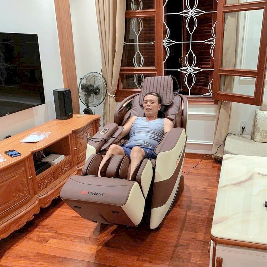 Chú Tuấn Tại Hải Phòng Được Con Gái Tặng Ghế Massage LS-789 