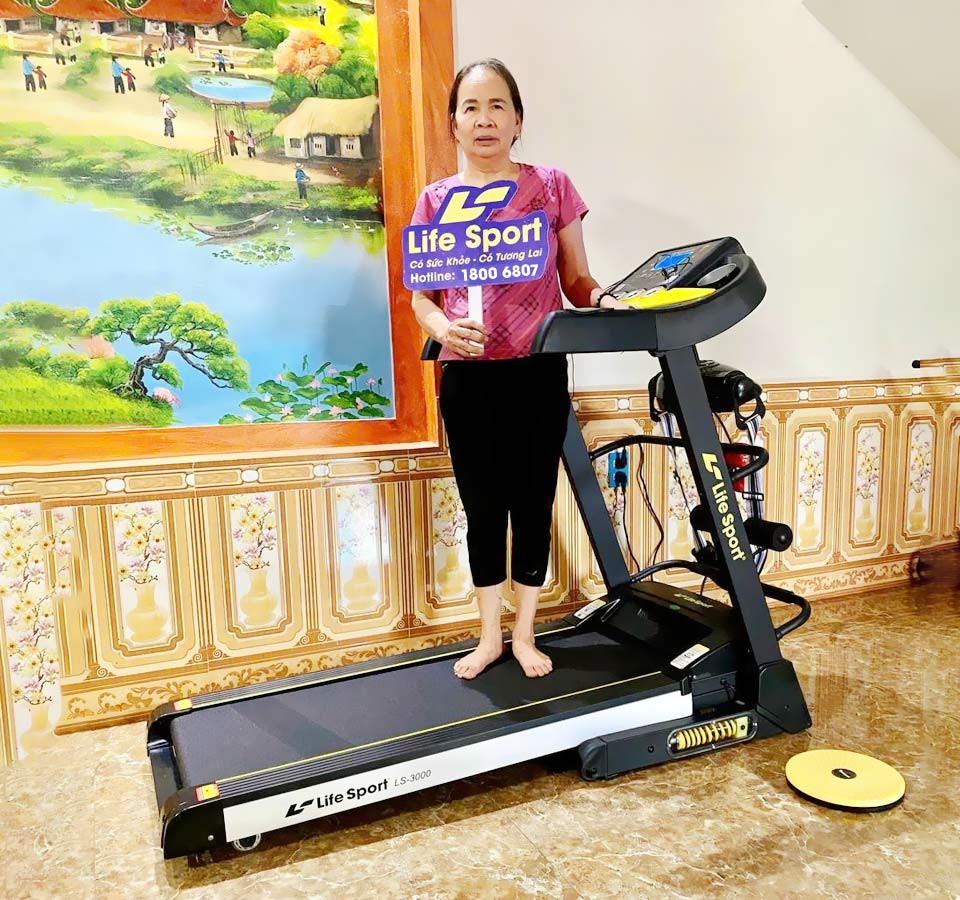 Giao Máy Chạy Bộ Lifesport LS-3000 Cho Cô Loan Ở TP. Hồ Chí Minh 