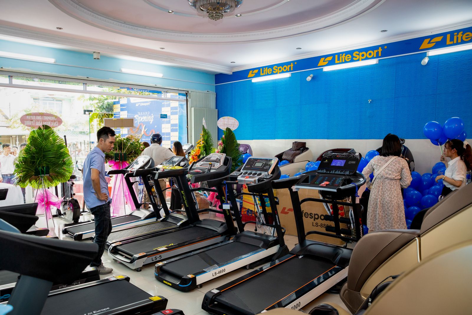 Máy chạy bộ tại Lifesport Tiền Giang