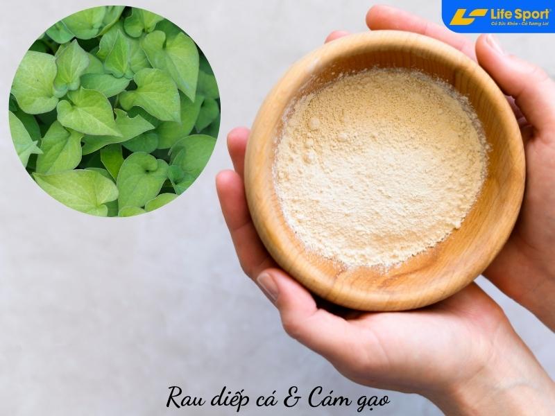 4 cách trị mụn bằng rau diếp cá siêu tốc tại nhà Công thức trị mụn bằng rau diếp cá và cám gạo
