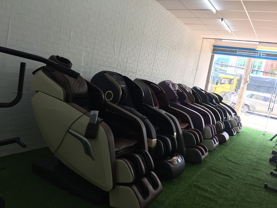 Ghế massage trưng bày tại Lifesport Long Xuyên