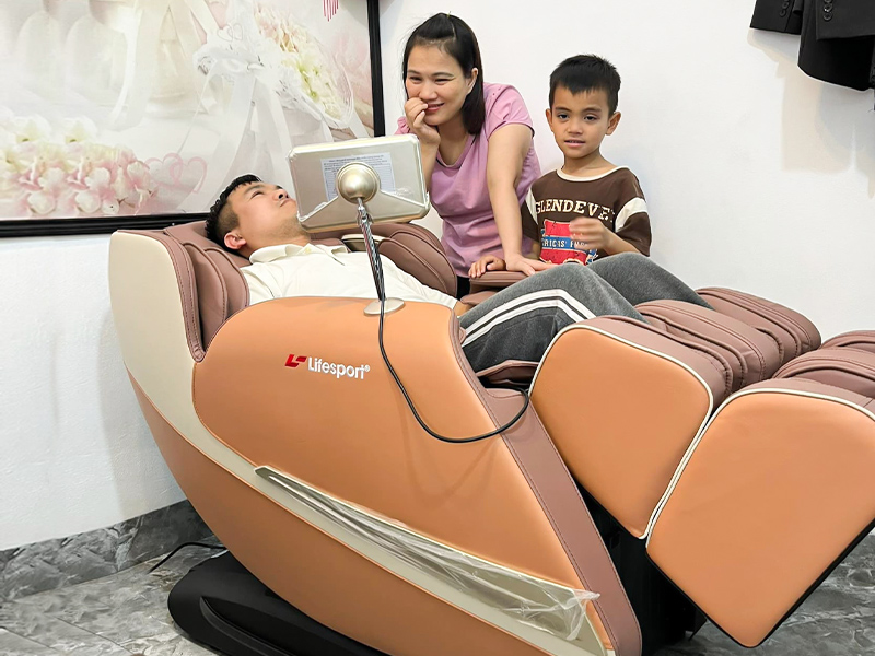 Introducing Lifesport full body massage chair lifesport massage chair 11