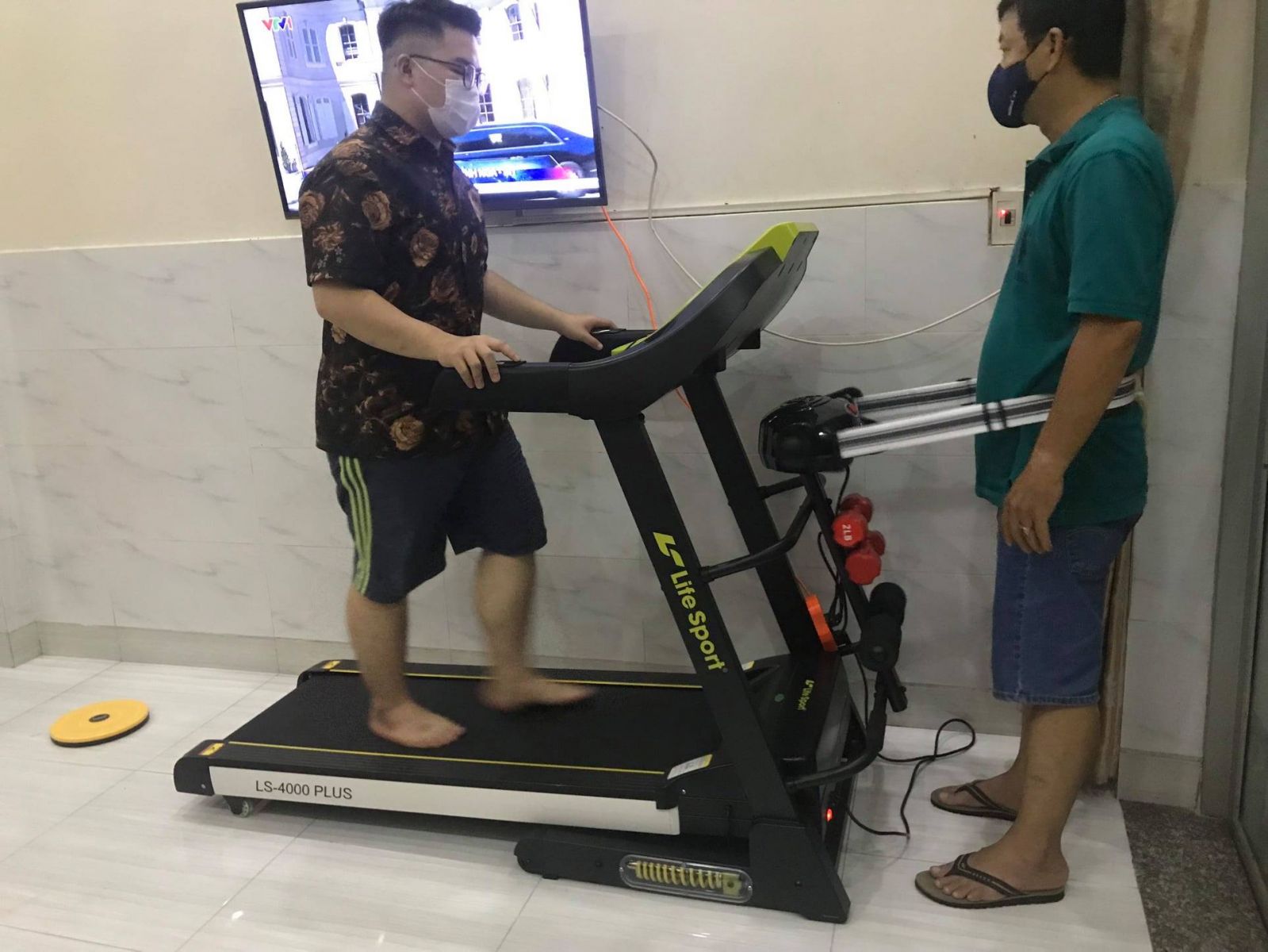 Luyện tập với máy chạy bộ tại Bình Phước 