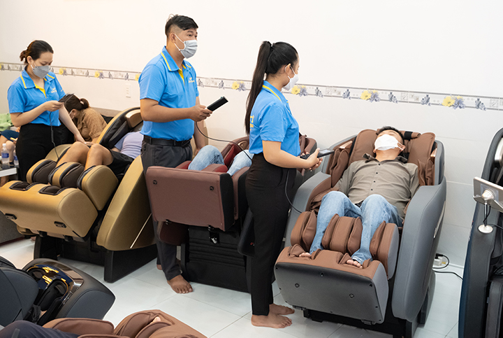 trải nghiệm thực tế ghế massage Bến Tre life sport