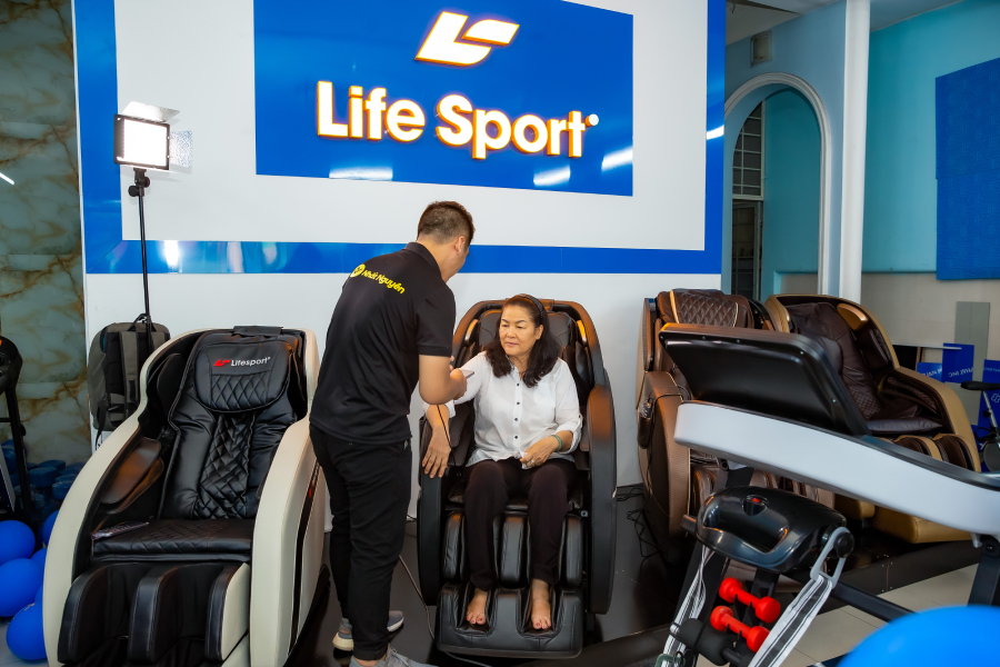 Ghế massage trưng bày tại thể thao Lifesport