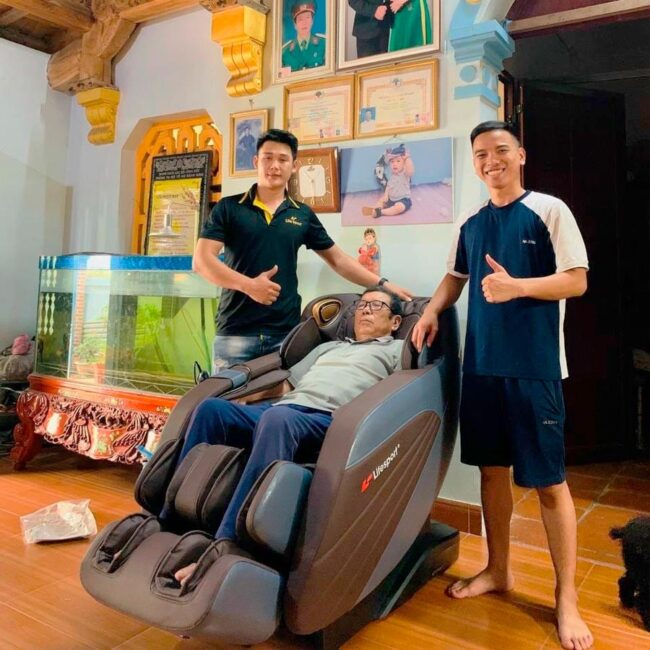 Anh Hiếu ở Bắc Ninh chọn mua ghế massage LS-2900 tặng bố