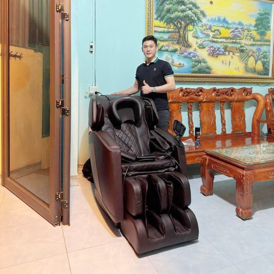 Anh Hoàng ở Bắc Ninh chọn mua ghế massage Lifesport LS-169 cho bố mẹ