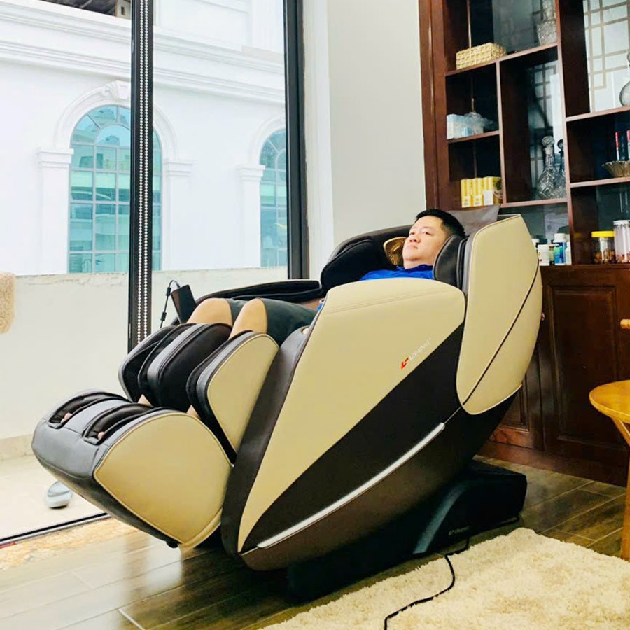 Anh Khánh ở Bình Dương đã chọn mua ghế massage Lifesport LS-350 Plus