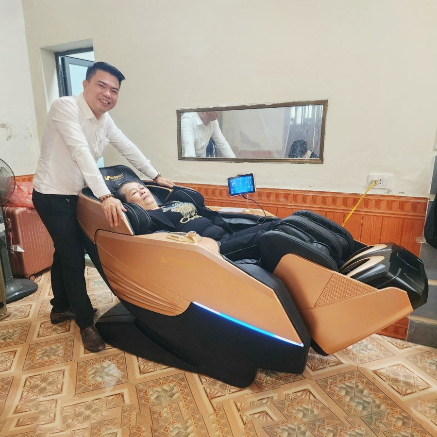 Ghế massage Lifesport LS-660E tại nhà khách hàng