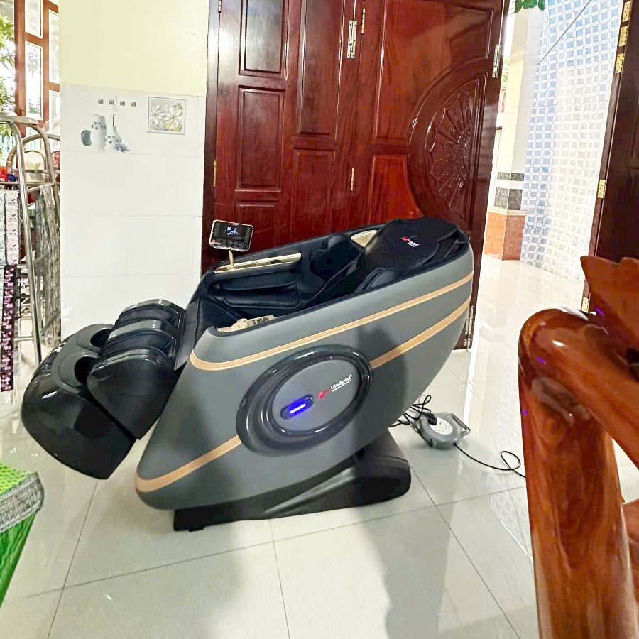 Giao Ghế Massage Lifesport LS-339 Cho Chú Thắng Tại TP.Hồ Chí Minh