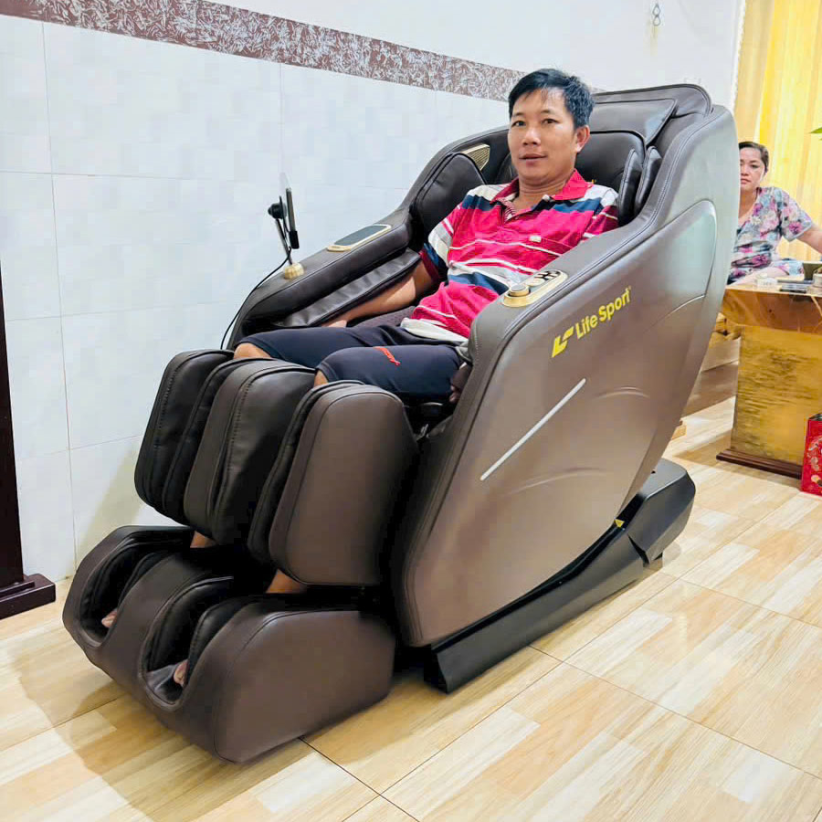 Lắp Đặt Ghế Massage Lifesport LS-369 Cho Anh Thái Tại Bình Dương