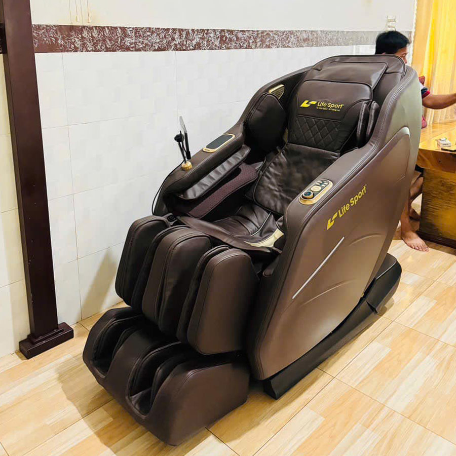 Lắp Đặt Ghế Massage Lifesport LS-369 Cho Anh Thái Tại Bình Dương