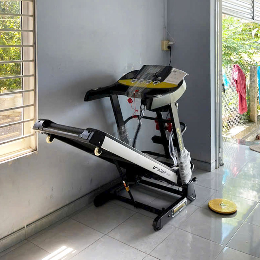 Giao Máy Chạy Bộ Lifesport LS-3000 Cho Chị Huyền Tại Hà Nội