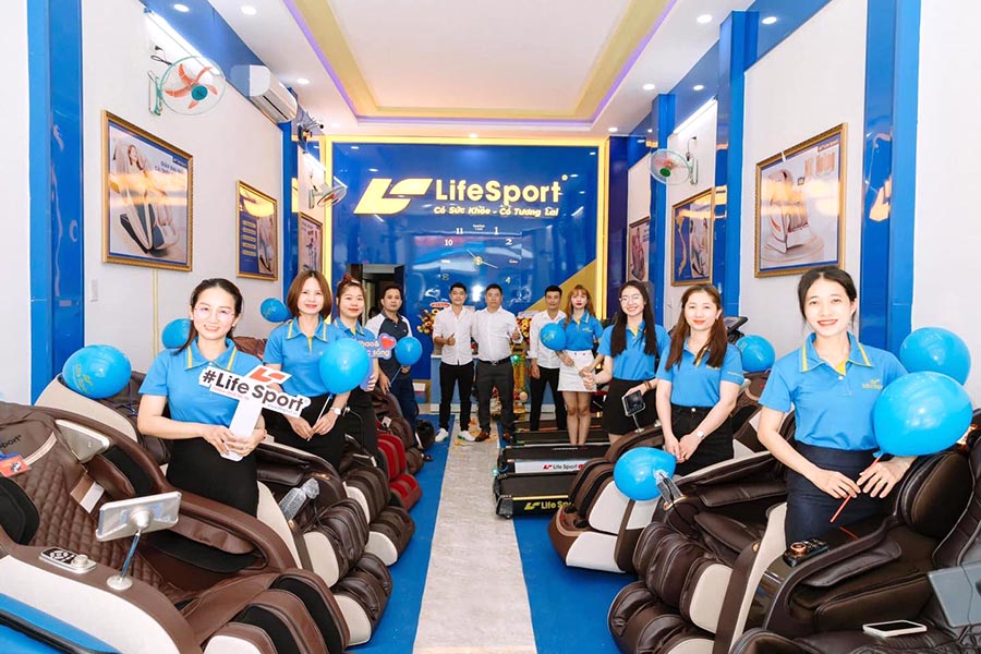 Lifesport Cam Ranh: Ghế Massage, Máy Chạy Bộ, Xe Đạp Tập