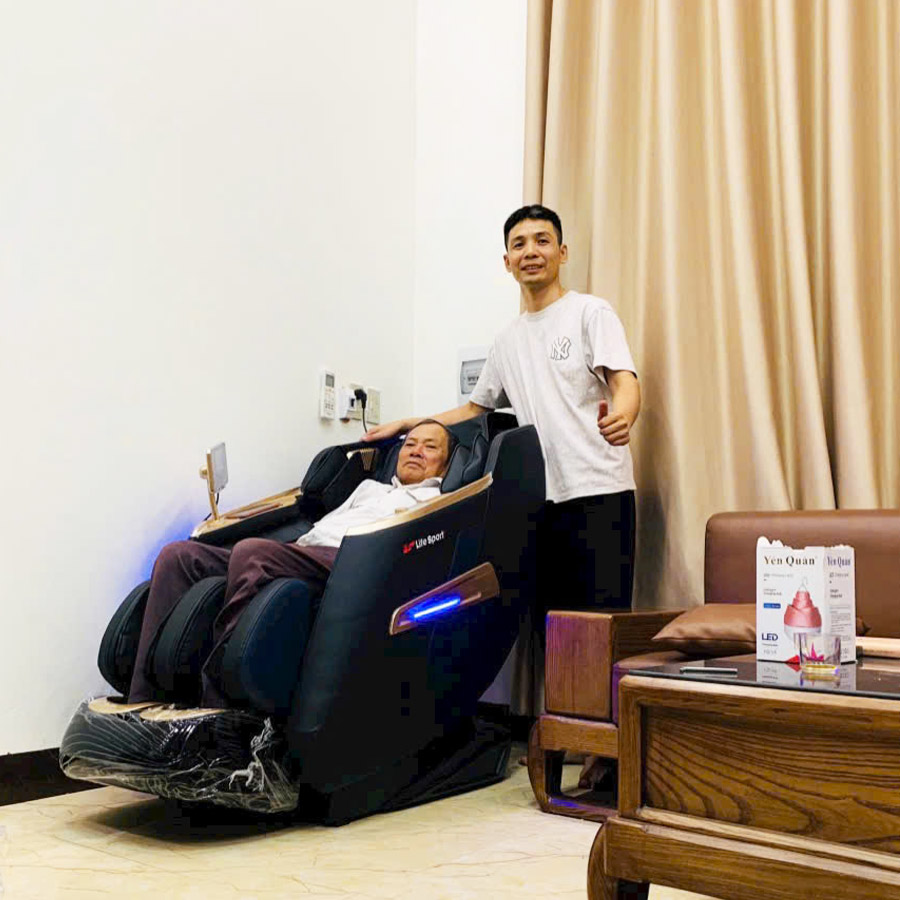 Anh Tiến Ở Hà Nội Mua Ghế Massage Lifesport LS-679 Cho Gia Đình