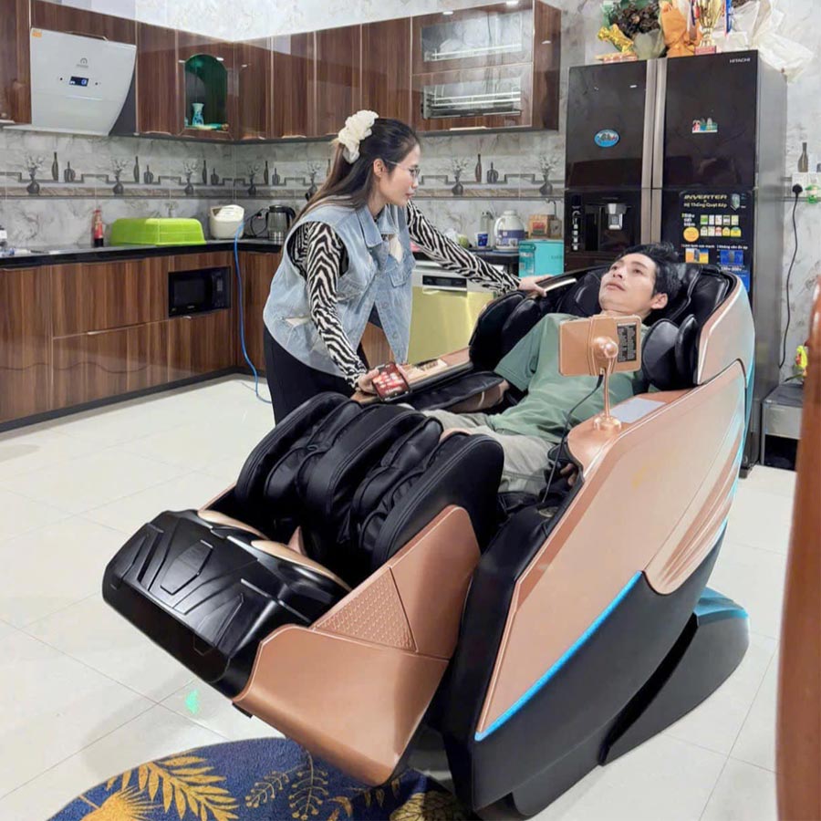 Ghế Massage Lifesport LS-660E - Món Quà Sức Khỏe Cho Gia Đình Anh Hòa Ở TP. Hồ Chí Minh