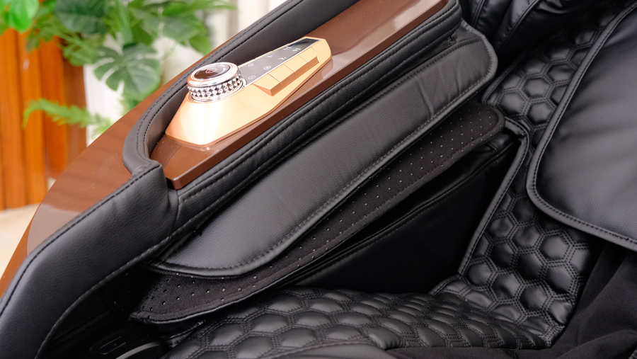 Ghe-massage-Lifesport-ls-379-thuc-te